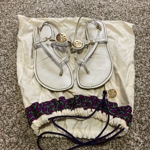 Tory Burch white thong beach sandals size 7 with dust cover